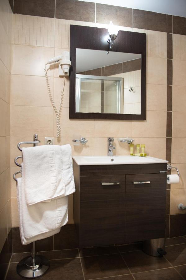 Premier Agrinio Heart Hotel Eksteriør billede