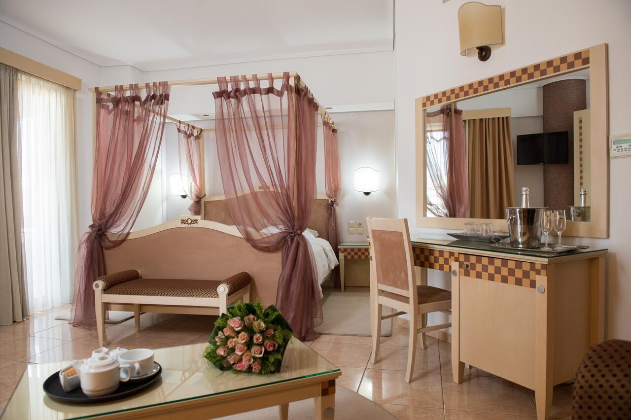 Premier Agrinio Heart Hotel Eksteriør billede