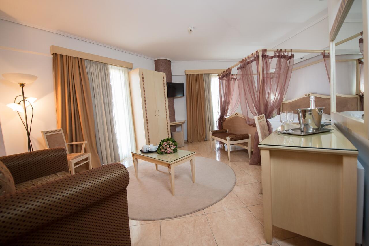 Premier Agrinio Heart Hotel Eksteriør billede